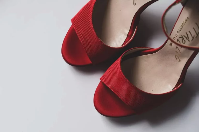 Sklep z obuwiem dla kobiet: znajdź idealną parę butów!